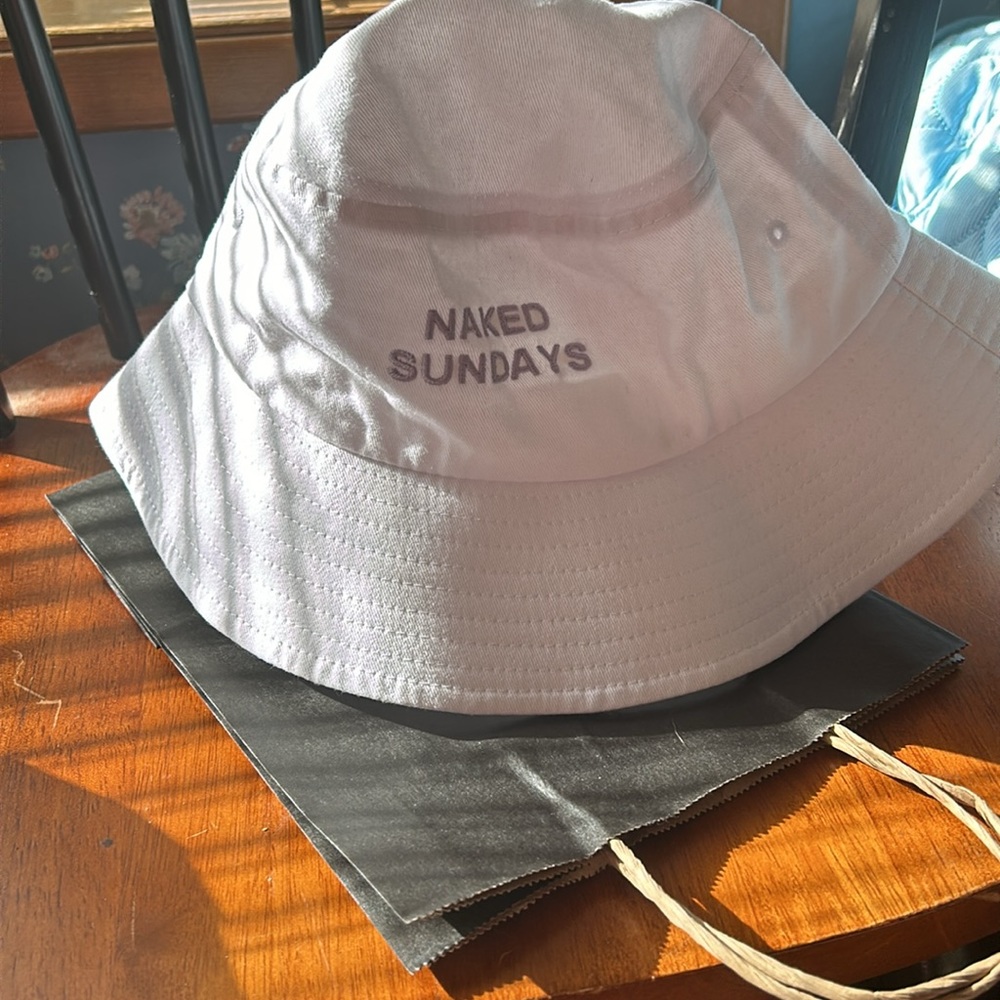 NAKED SUNDAYS, bucket cap, unisex, AUSTRALIAN sun sport and spf famous co. NWT👙